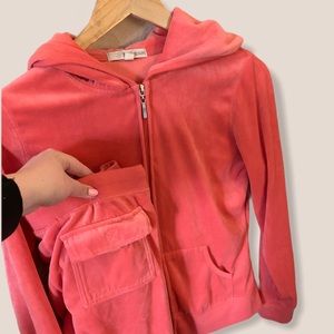 🌸 Coral pink tracksuit